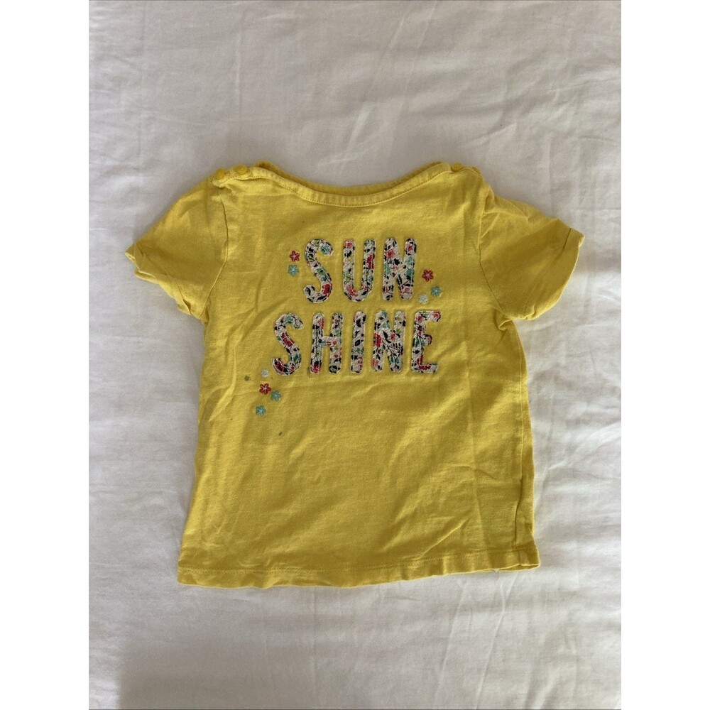 4 Years Baby Gap girl clothes - 1 piece T shirt | text & flower theme